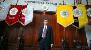 Orang Kebumen Ini Jadi Rektor UGM