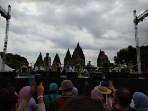 Lingua, Trio Tahun 90-an yang Tetap Greget Saat Tampil di Prambanan Jazz