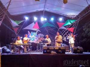 Nona Ria feat Bonita Tampil Jenaka