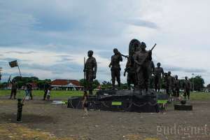 Patung-patung Patriotik di Pameran Menandai Indonesia