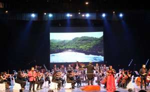Konser Orkestra Harmoni Kebhinekaan Pukau Penonton