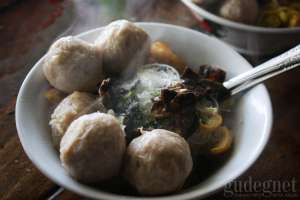 Bakso Pak Kumpeno, Menggugah Selera dengan Taburan Paru Goreng