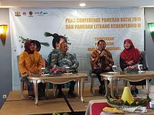 Rayakan Hari Batik dengan Pameran Batik di JEC