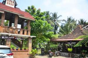 Kopi Pakem, Suasana Ndeso dan Dekorasi Unik
