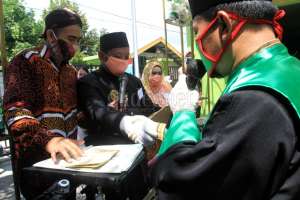 Awalnya Tidak Percaya ada Nikah Bareng, Akhirnya Pria ini Resmi Jadi Suami
