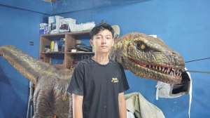 Kisah Iqbal Sukses di Usia Muda Jadi 'Pawang' Dinosaurus