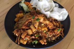 Nasgormania, Sajikan Nasi Goreng Manis hingga Kari