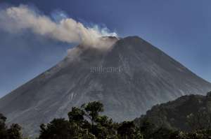 Aktivitas Merapi Masih Tinggi, Pekan Ini Terjadi 28 Kali Awan Panas