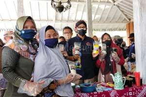 Dagangan Diborong Sandiaga Uno, Pelaku UMKM Terharu 