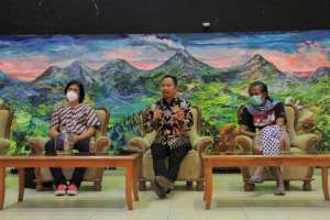 Merayakan Pluralisme Lewat Pameran Seni Rupa di UIN Suka