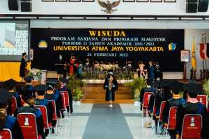 Gelar Wisuda Secara Hybrid, UAJY Luluskan 584 Sarjana 